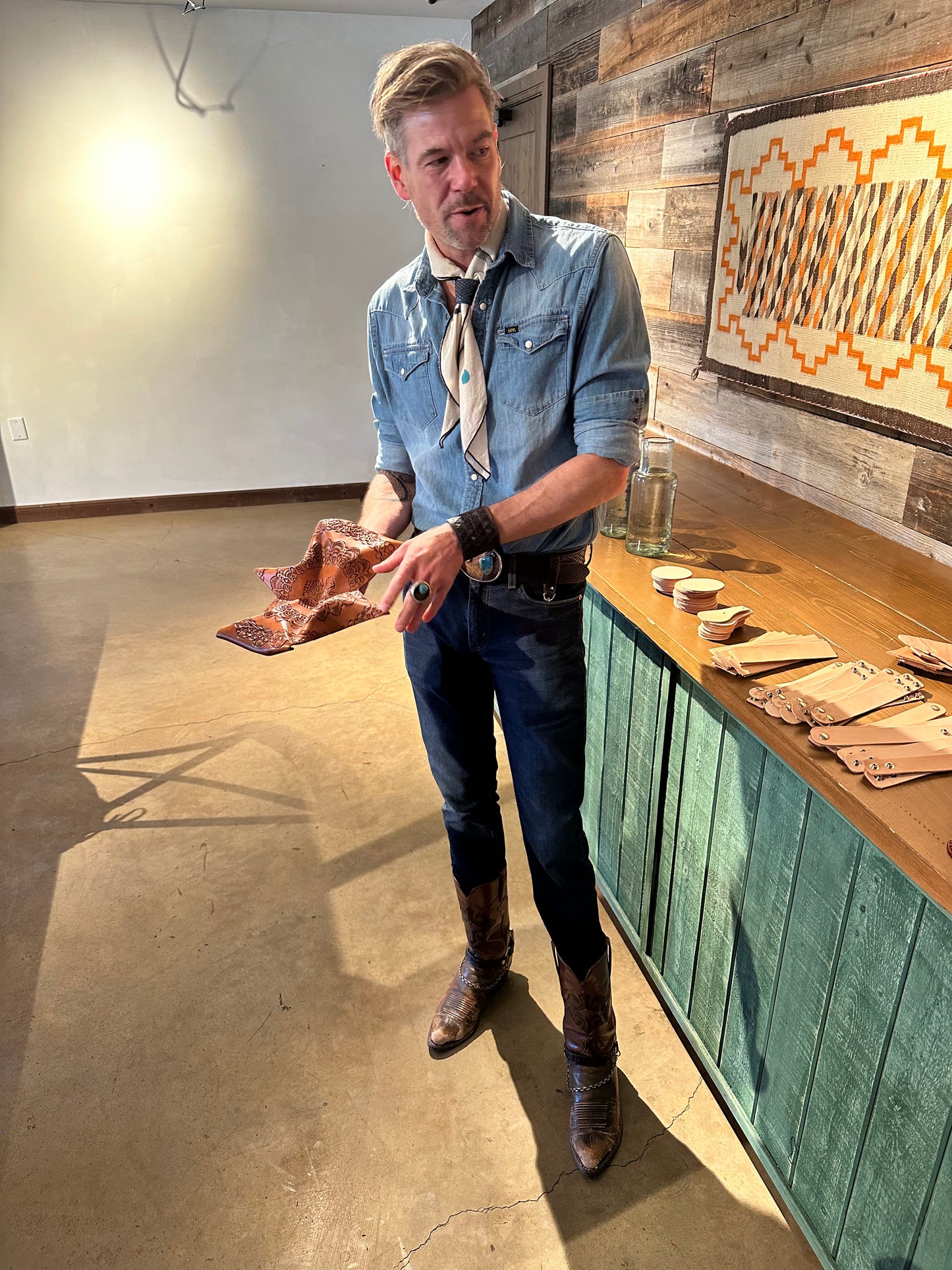 Western Leather Tooling Workshop with Scott Horn (The Unsaddled)