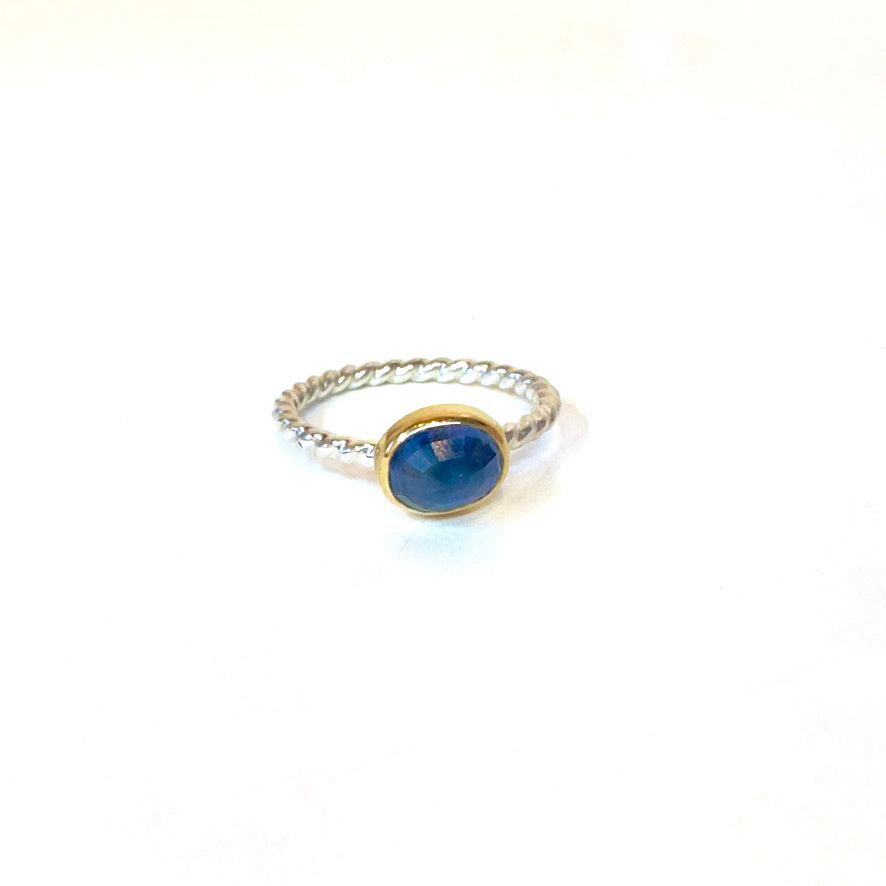 Blue Sapphire Ring with 18k gold